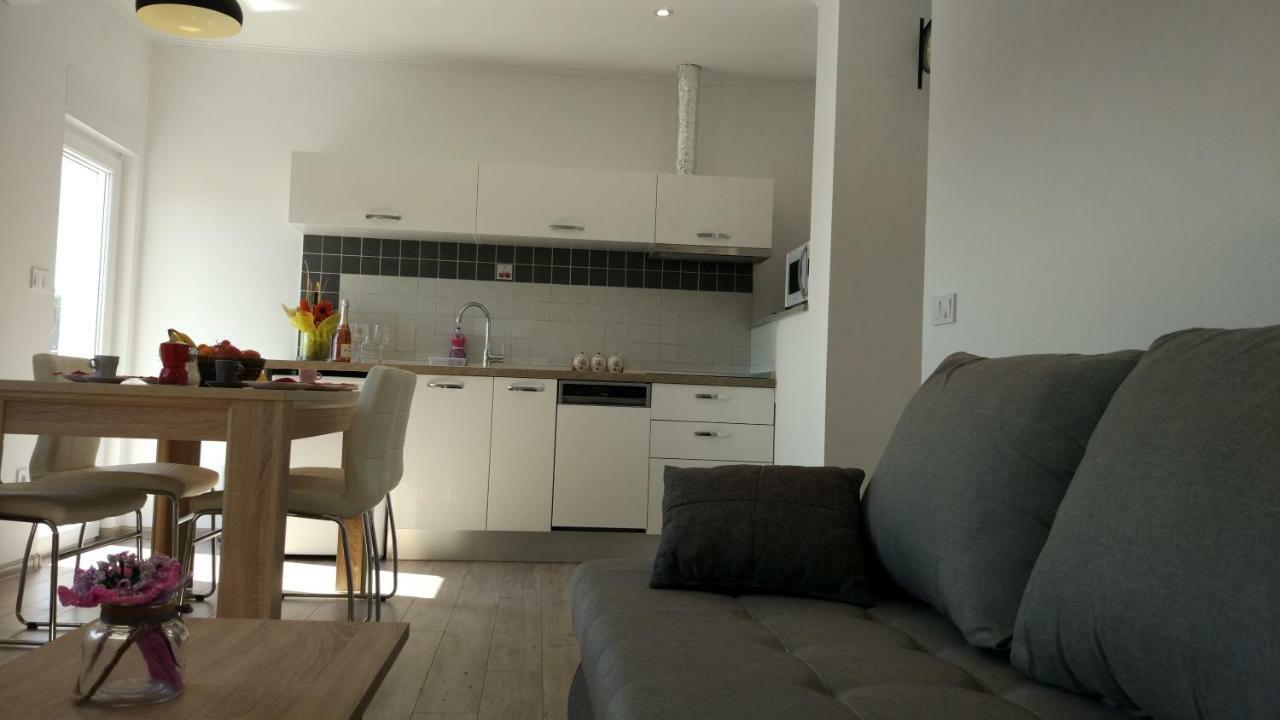 Apartments Angeline Rovinjsko Selo Bagian luar foto