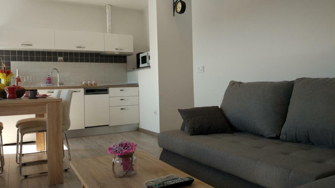 Apartments Angeline Rovinjsko Selo Bagian luar foto