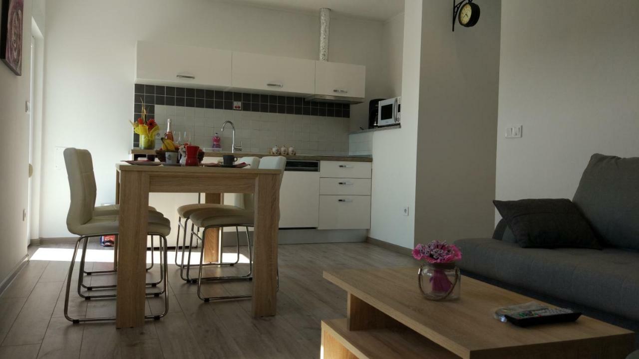 Apartments Angeline Rovinjsko Selo Bagian luar foto